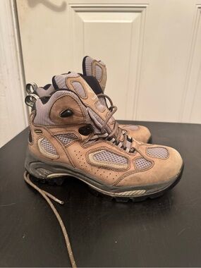 Vasque Breeze GTX 7465 Women’s Low Leather Hiking Boots Tan US 8.5 Wide